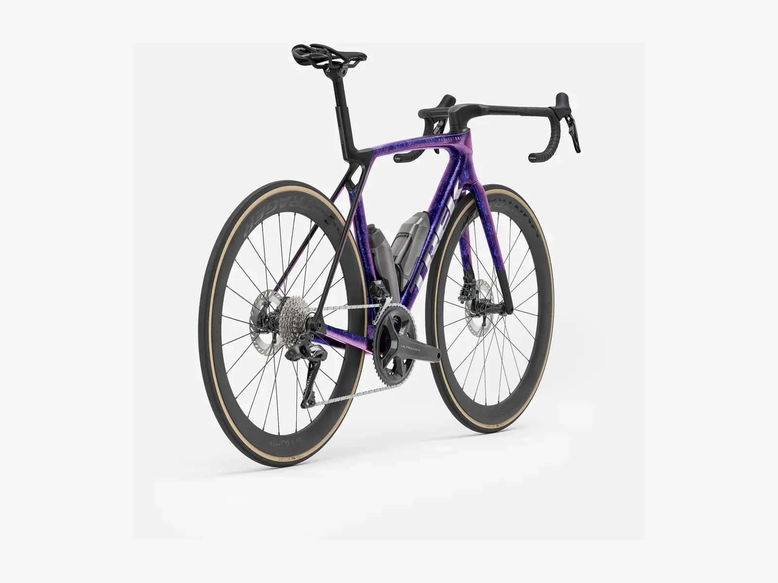 Trek Madone SLR 7 in Lila, schräg von hinten