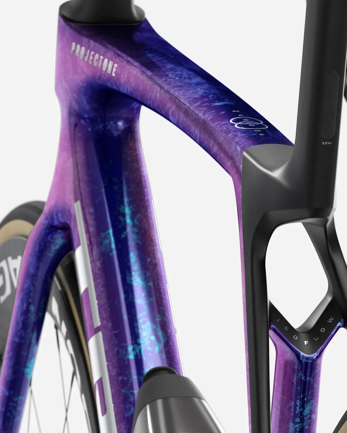 Rahmen des Madone SLR in Lila mit Project-One-Schriftzug, Nahaufnahme